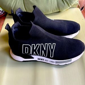 DKNY sketchers